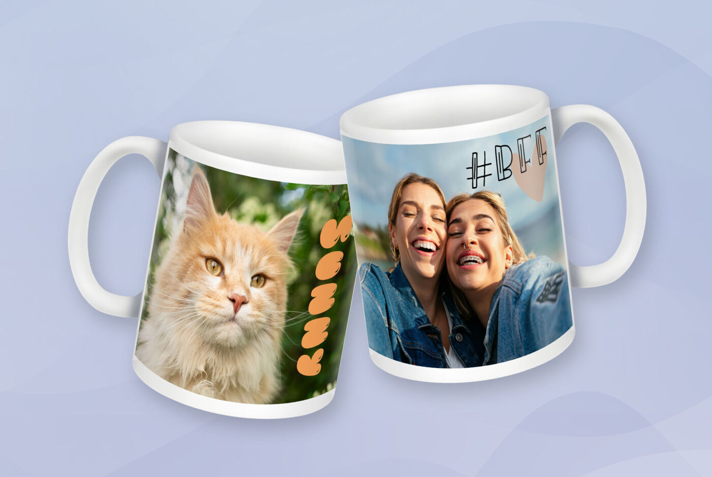 Zwei weiße Fototassen, links mit Foto einer Katze und Aufschrift "Sunny", rechts zwei lachende junge Frauen und Schriftzug "#BFF"